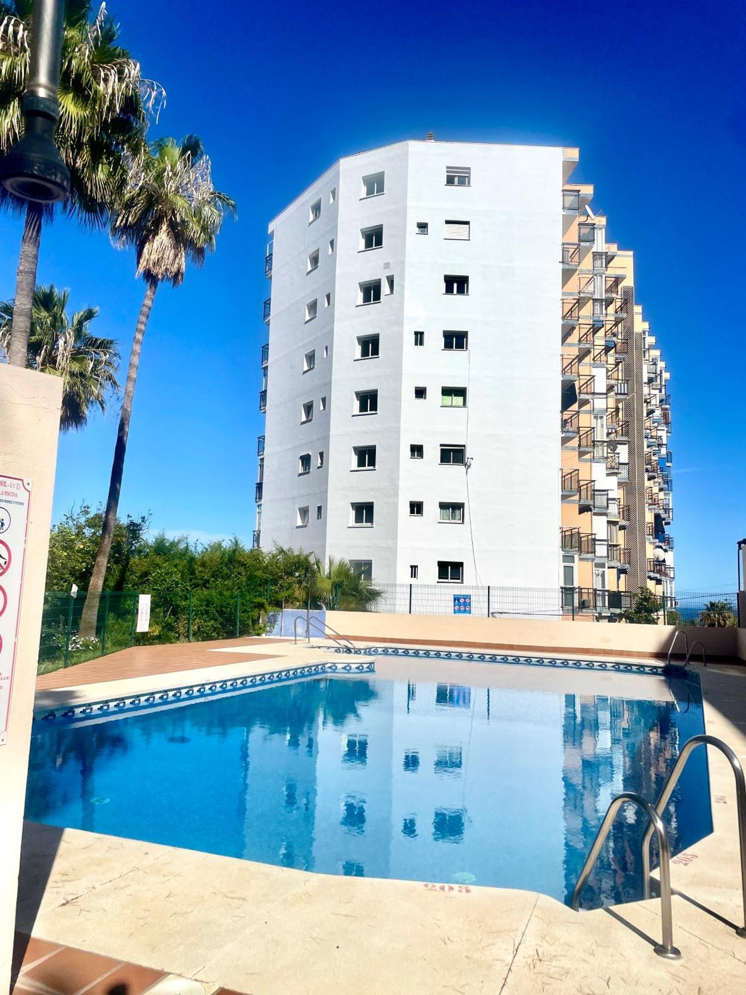 Estudio Nuevo Y Con Piscina Бенальмадена Экстерьер фото